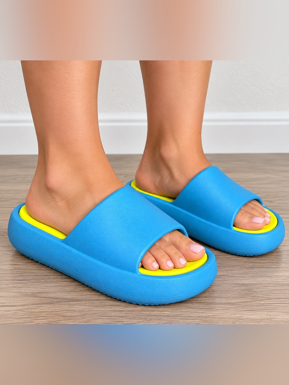 J/Slides Beach Slides Squish EVA Platform Sandals Blue Yellow Size 6 NWT